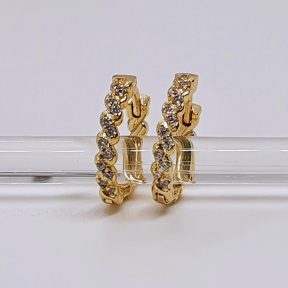 18ct Gold Plated Twisted Huggie Hoop Earrings - Picture 2 of 5